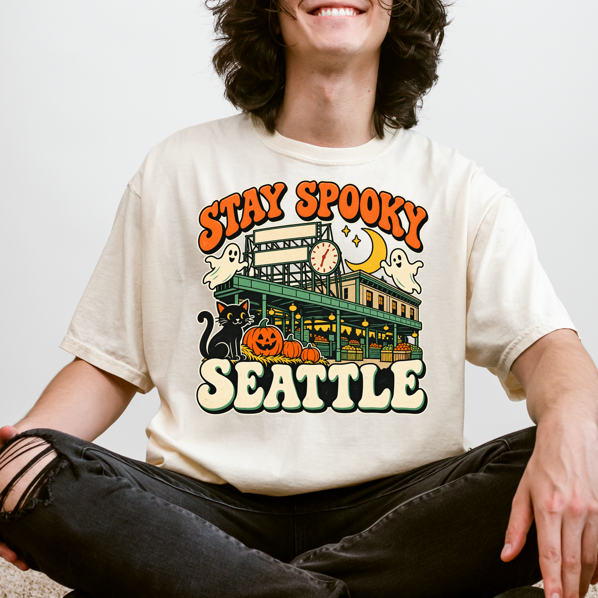 Seattle Halloween T-Shirt, Pike Place Market Black Cat and Ghosts, Retro Spooky Season Comfort Colors